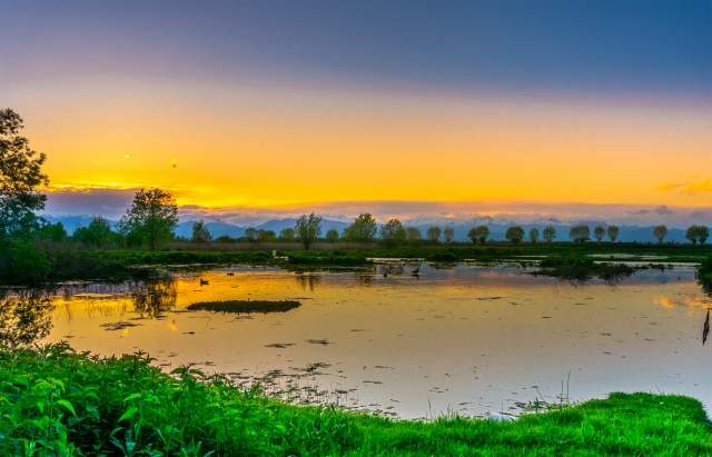 Lago al tramonto