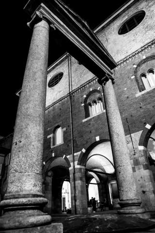 MILANO  PIAZZA MERCANTI