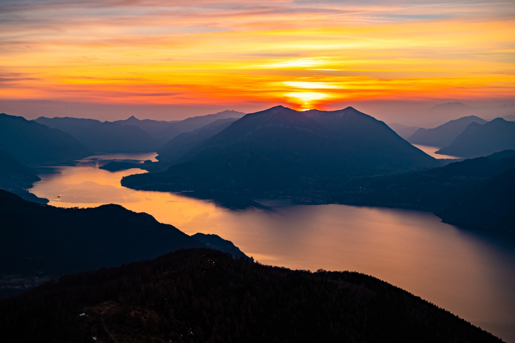 Il magico scenario del lago di Como