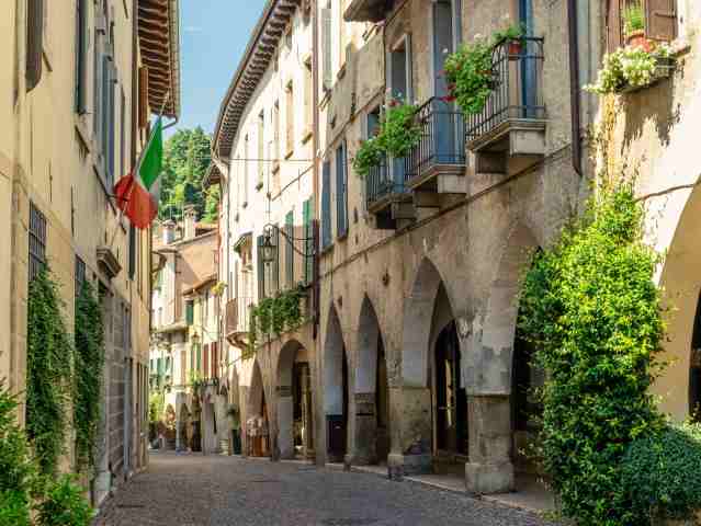 Scorcio del centro storico dell'antico borgo di Asolo (Treviso)