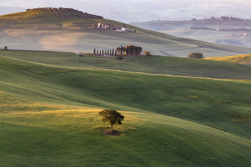 Il verde paesaggio della Val D Orcia in Toscana