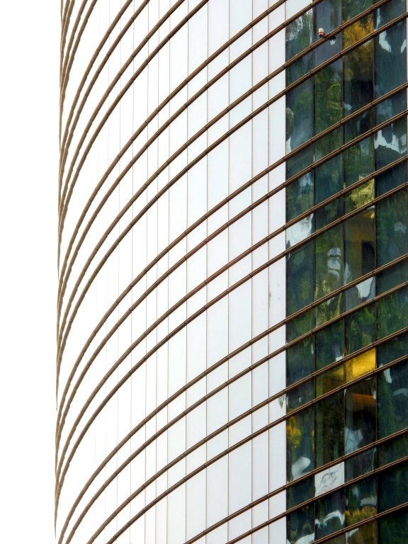Milano - Bosco verticale riflesso