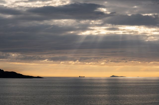 Stupendo scenario con tramonto sul mare