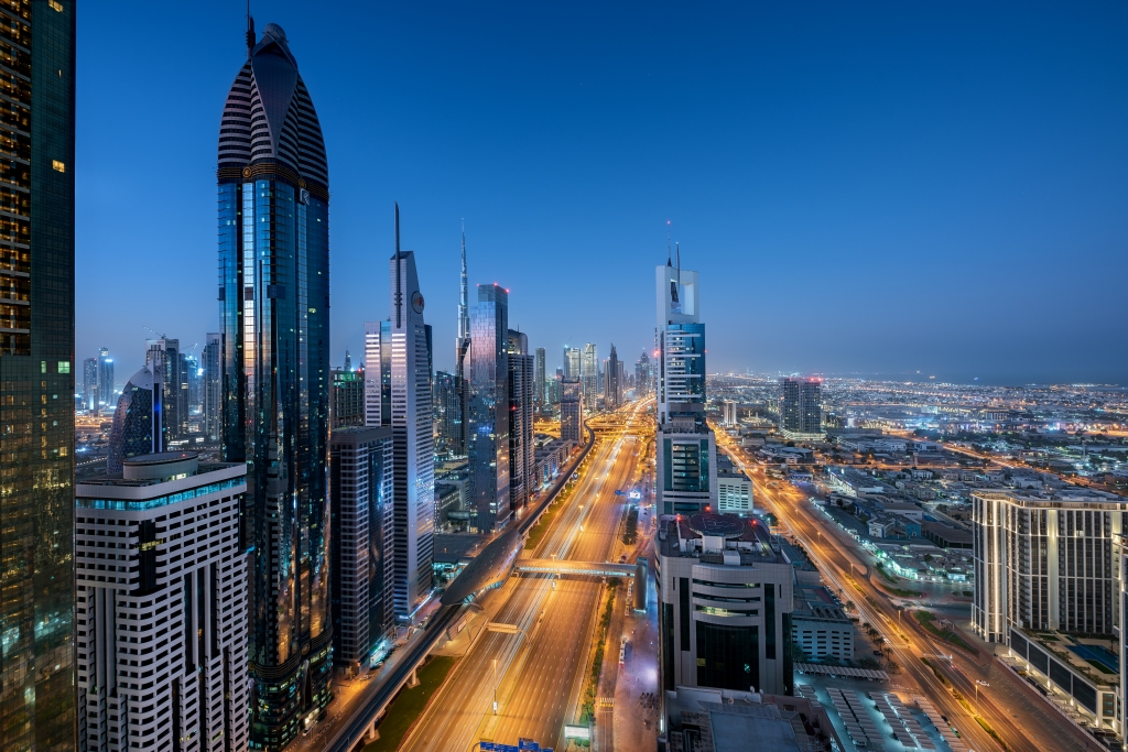 La strip di Dubai all’alba
