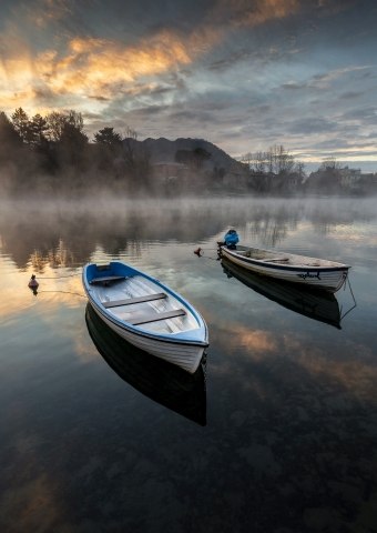 Alba sul fiume