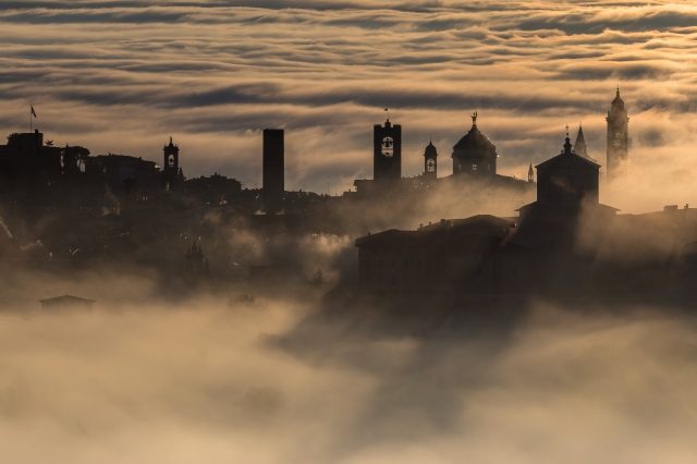 Bergamo sulle nuvole