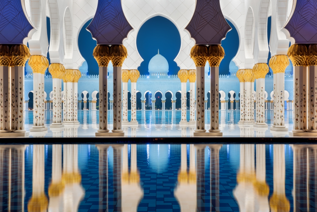 Le favolose geometrie della Gran Moschea di Abu Dhabi