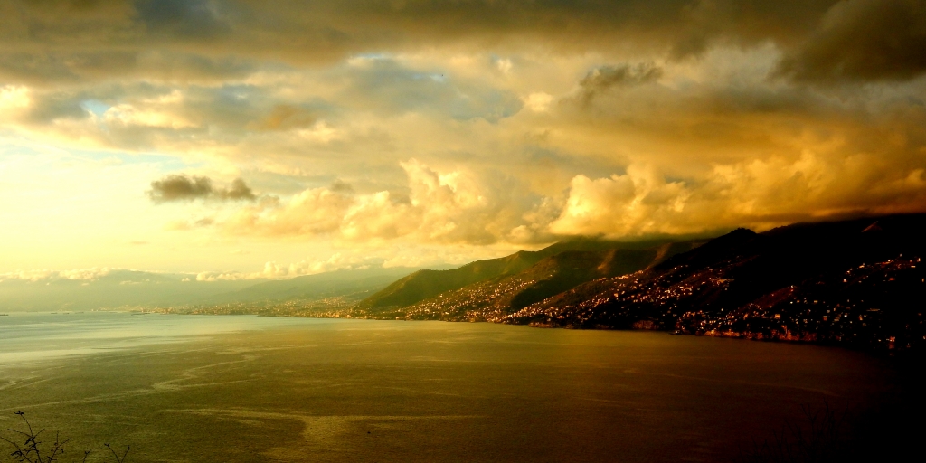 la riviera- tratto di costa ligure sulle alture di Camogli