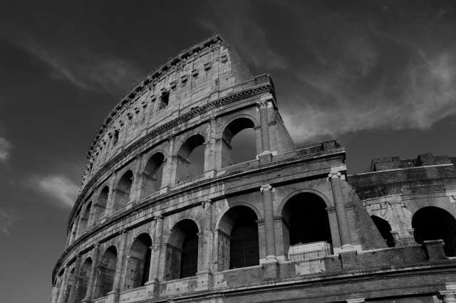 Colosseo bianco e nero