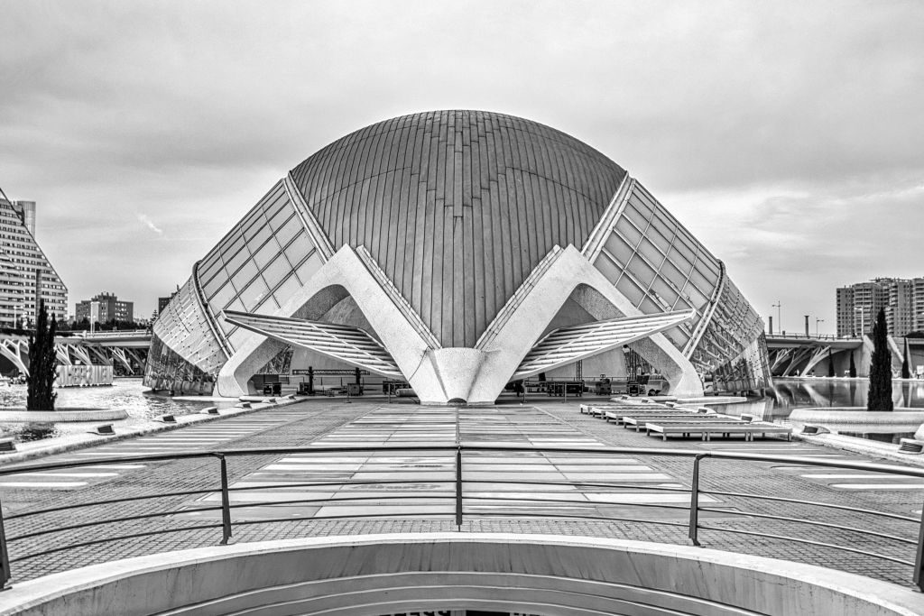 Hemispheric pavillon