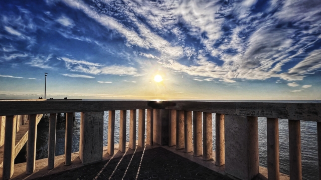 Tramonto sul pontile