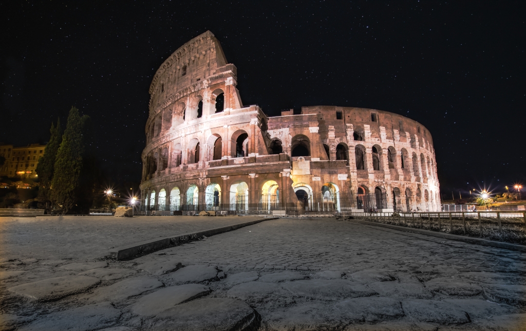 Il Colosseo di notte