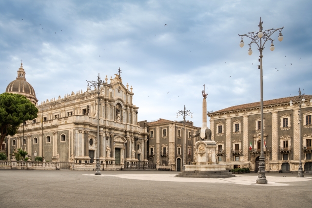 Catania, il Duomo e la fontana dell'elefante