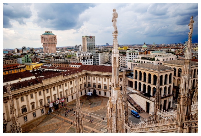 foto panoramica dalle terrazze del Duomo di Milano