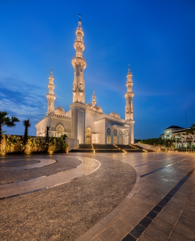 Ora blu alla Moschea At-Thohir, Jakarta, Indonesia