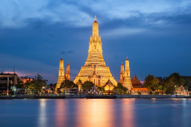 La maestosità del Wat Arun, Bangkok, Thailandia