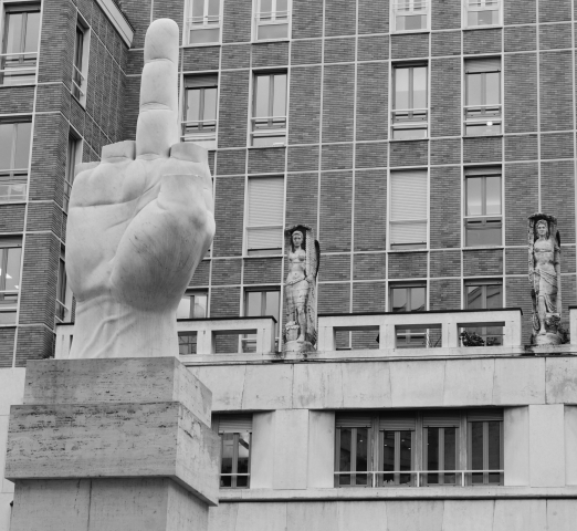 L. O. V. E. , Cattelan, Milano