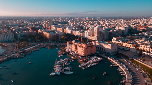 Il Teatro Margherita è uno dei teatri storici della città di Bari