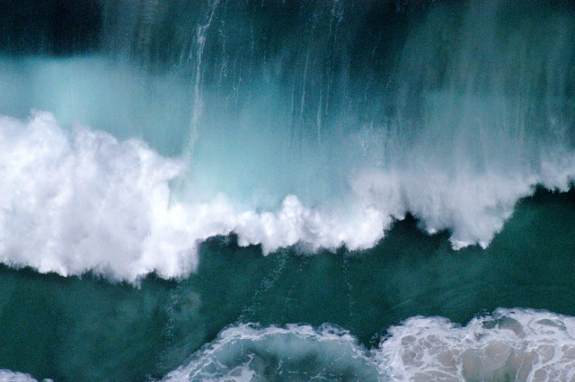Giant Wave