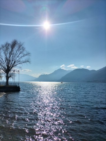 Azzurro sul lago
