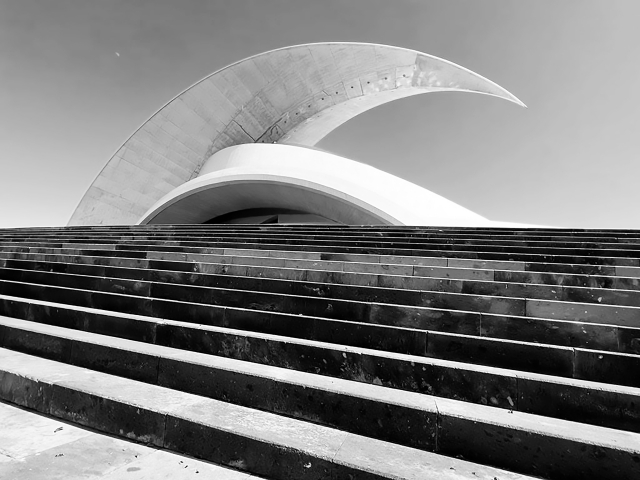 Linee e curve architettoniche